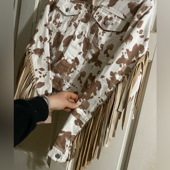 Altar’d state cow print jean jacket size medium - Picture 3 of 5